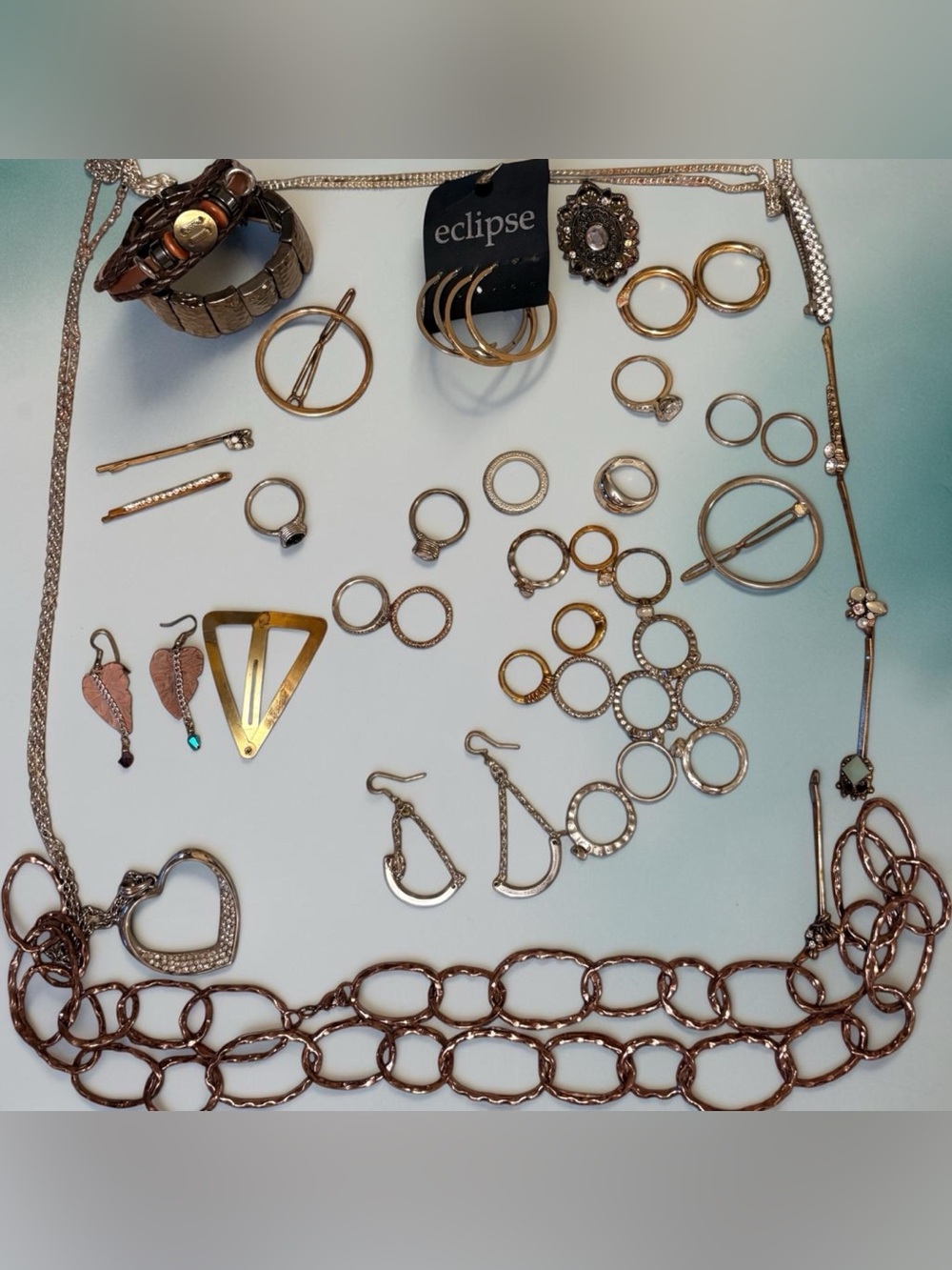 Jewelry Assortment. 21 rings,2 bracelets 8 hair clips 5 earrings 3 necklaces.